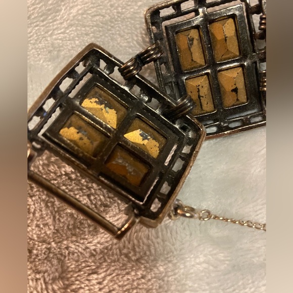 Elegant Black and Pink Brooch Set by Sarah Coventry - Picture 7 of 9